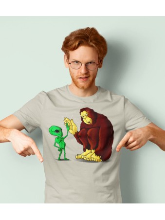 Tričko - Bigfoot Alien High Five